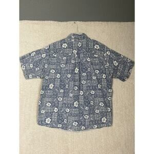 Woolrich men’s navy tropical fish shirt. Size XLarge.